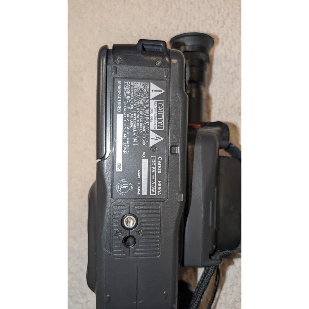 Cannon Canovision 8 H660 Hi8 8mm Video Camera Recorder H850A Case+Light+Extras